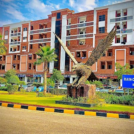 Royal Galaxy Hotel & Residence - Near Islamabad International Airport & Motorway Dış mekan fotoğraf