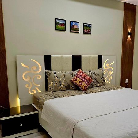 Royal Galaxy Hotel & Residence - Near Islamabad International Airport & Motorway Dış mekan fotoğraf