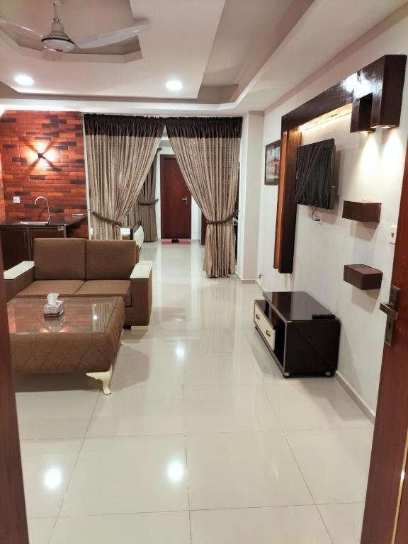 Royal Galaxy Hotel & Residence - Near Islamabad International Airport & Motorway Dış mekan fotoğraf