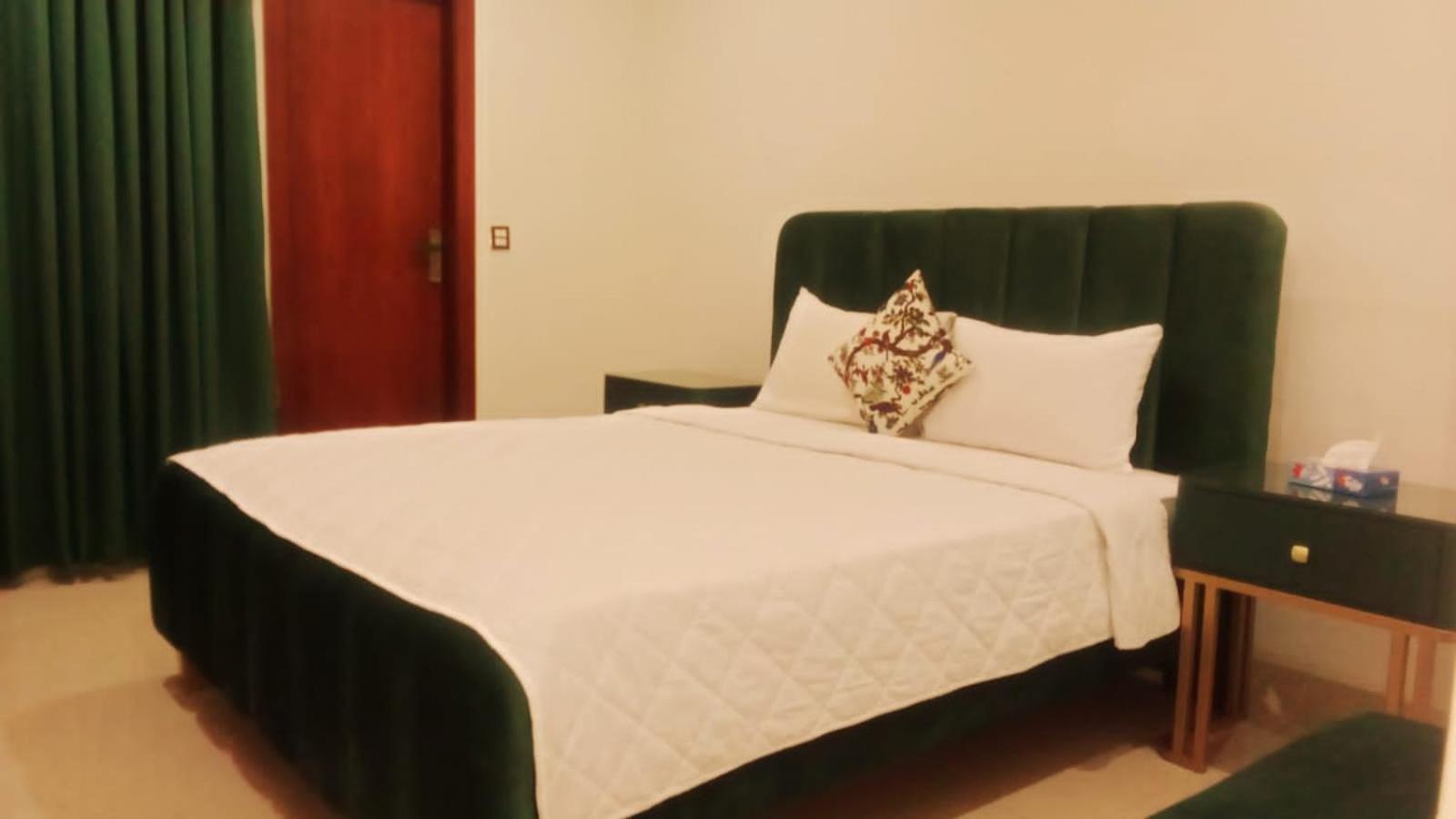 Royal Galaxy Hotel & Residence - Near Islamabad International Airport & Motorway Dış mekan fotoğraf