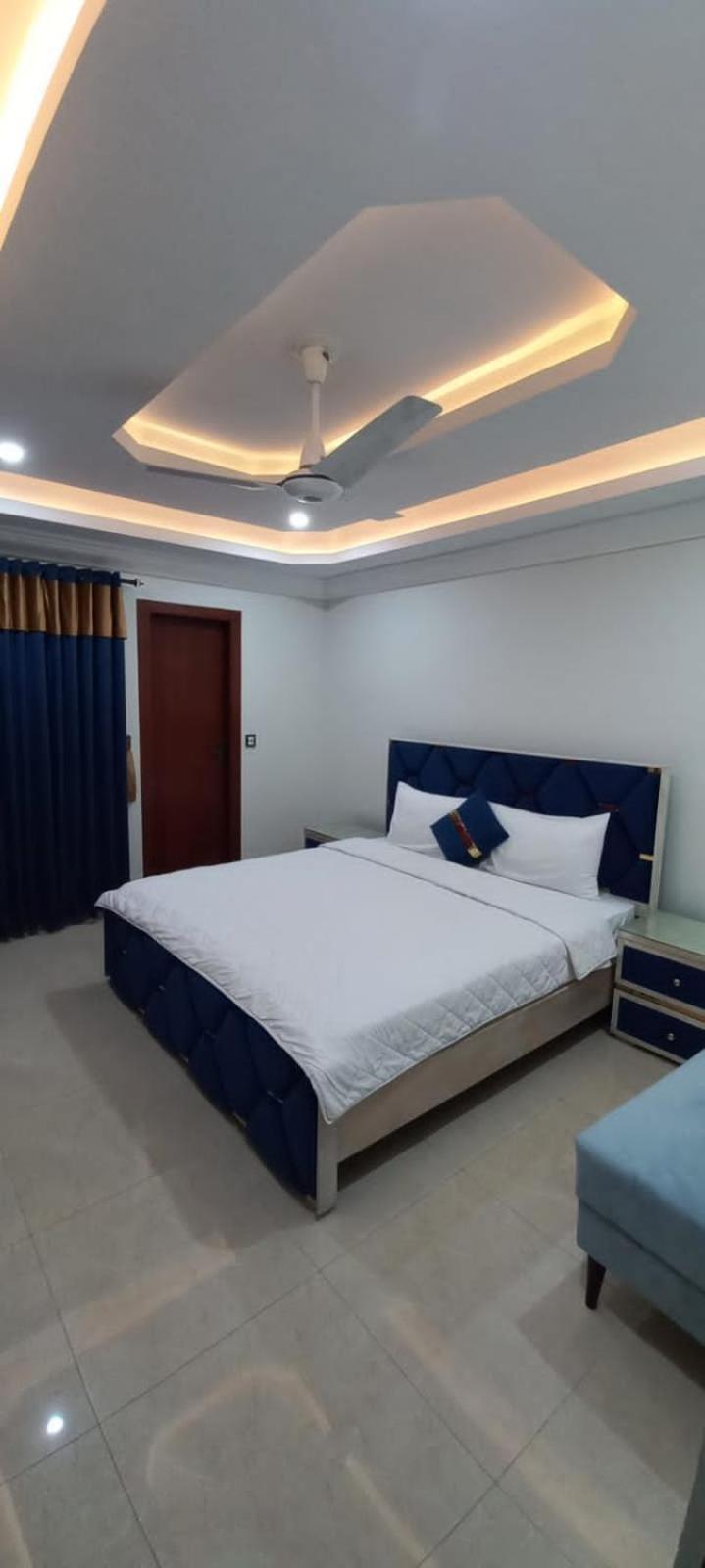 Royal Galaxy Hotel & Residence - Near Islamabad International Airport & Motorway Dış mekan fotoğraf