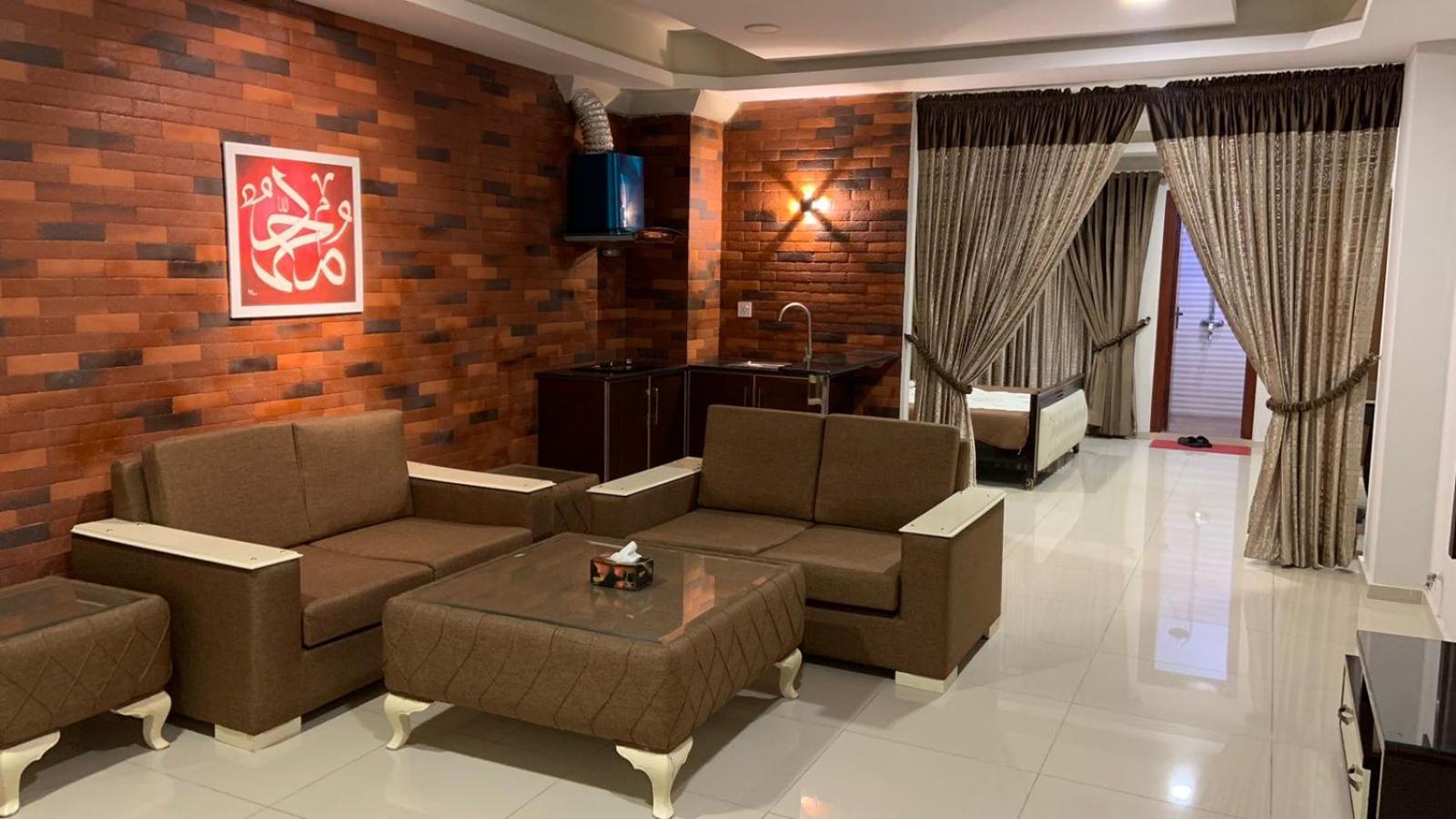 Royal Galaxy Hotel & Residence - Near Islamabad International Airport & Motorway Dış mekan fotoğraf