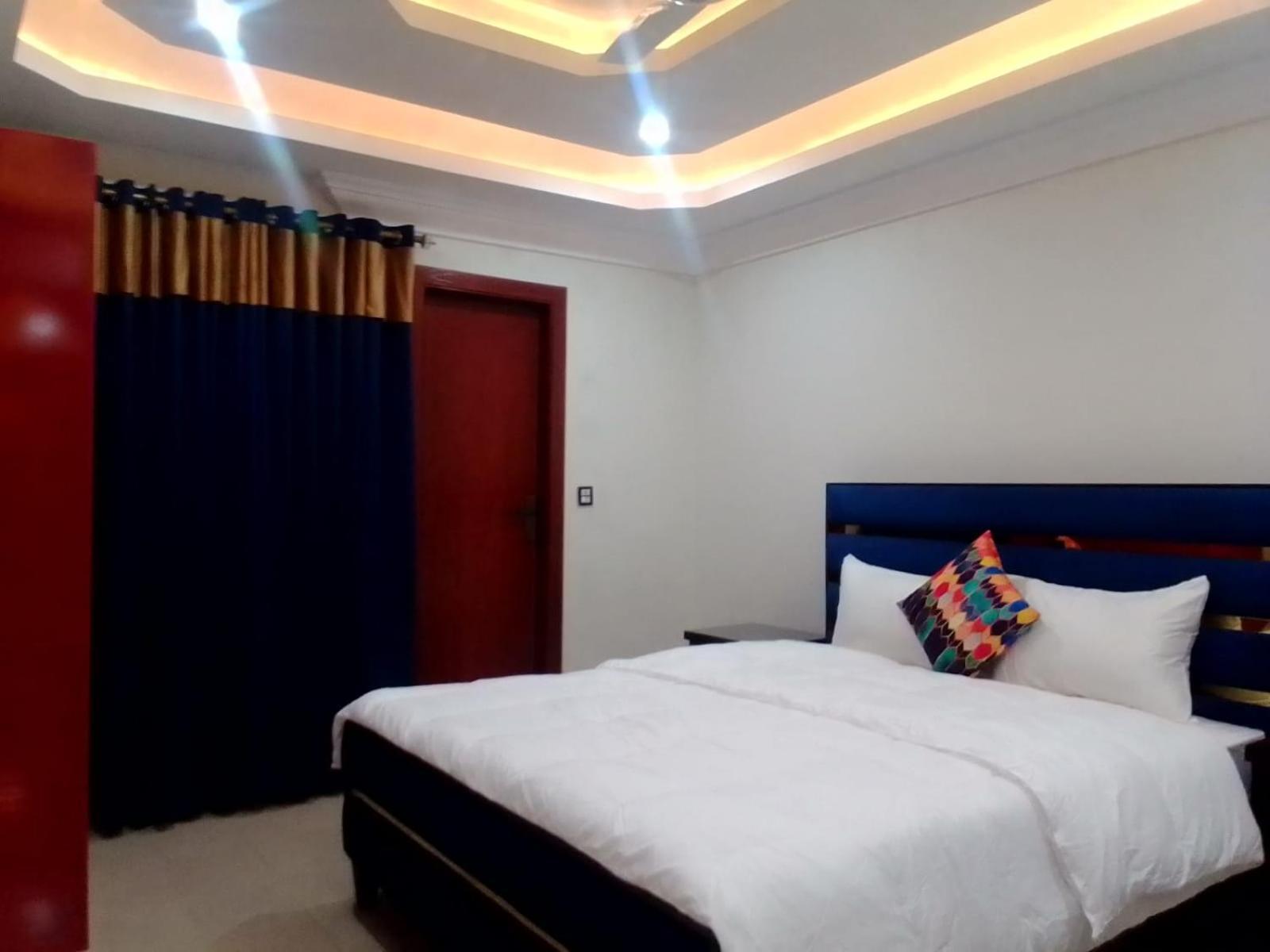 Royal Galaxy Hotel & Residence - Near Islamabad International Airport & Motorway Dış mekan fotoğraf