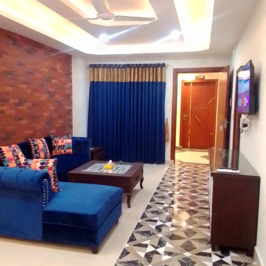 Royal Galaxy Hotel & Residence - Near Islamabad International Airport & Motorway Dış mekan fotoğraf