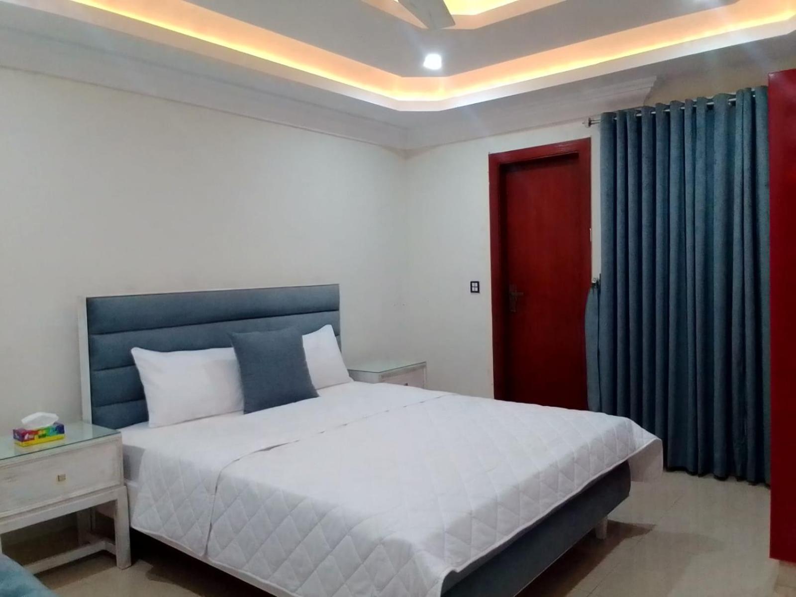 Royal Galaxy Hotel & Residence - Near Islamabad International Airport & Motorway Dış mekan fotoğraf