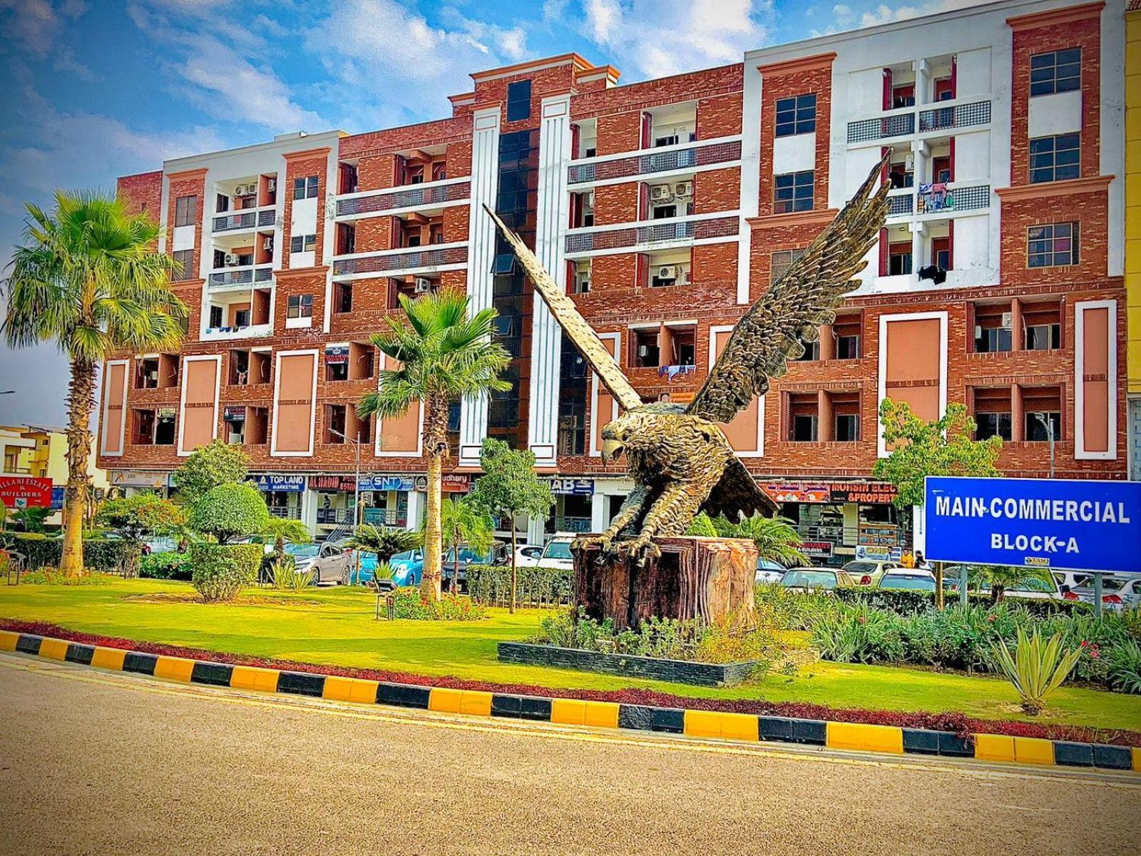 Royal Galaxy Hotel & Residence - Near Islamabad International Airport & Motorway Dış mekan fotoğraf
