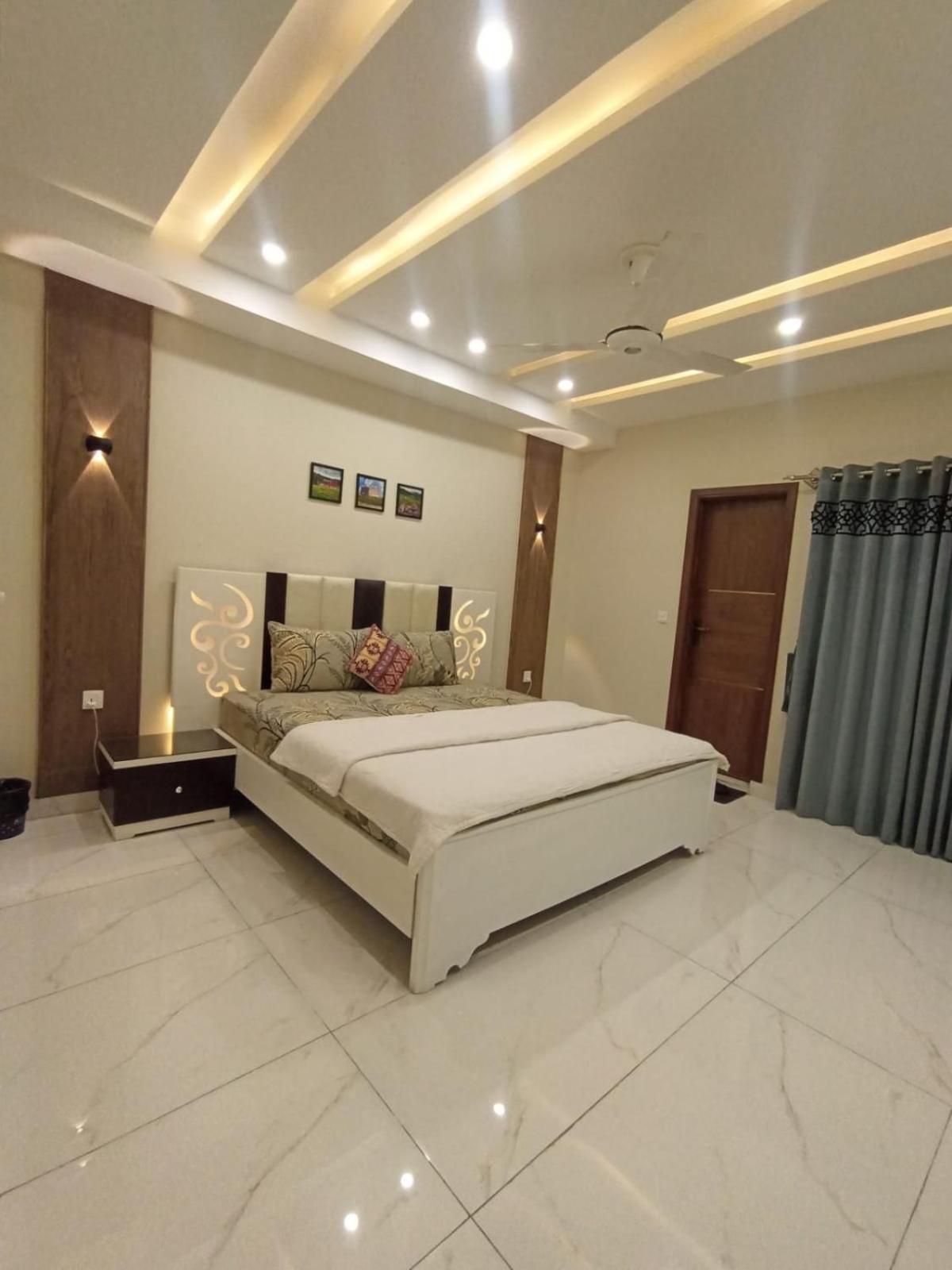 Royal Galaxy Hotel & Residence - Near Islamabad International Airport & Motorway Dış mekan fotoğraf