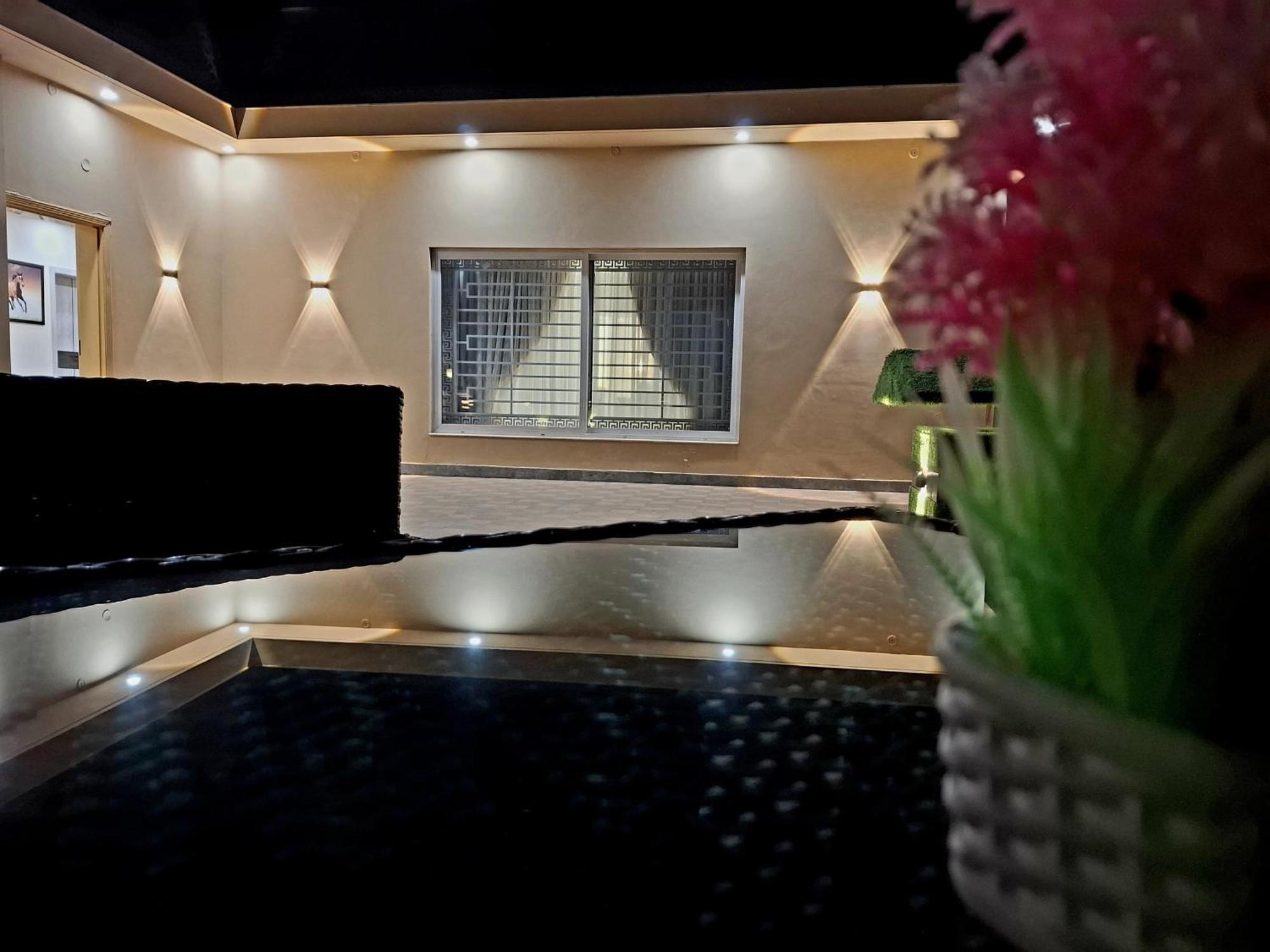 Royal Galaxy Hotel & Residence - Near Islamabad International Airport & Motorway Dış mekan fotoğraf