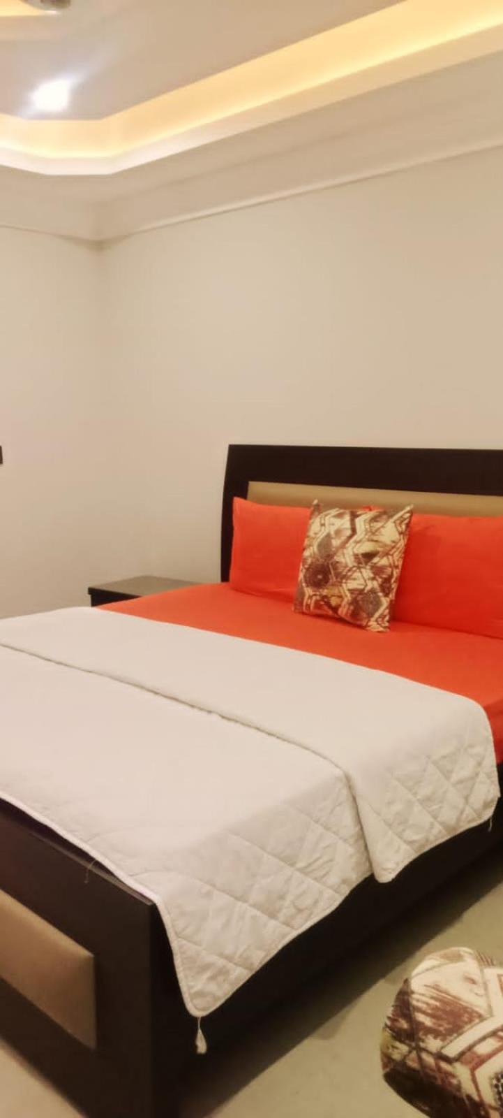 Royal Galaxy Hotel & Residence - Near Islamabad International Airport & Motorway Dış mekan fotoğraf