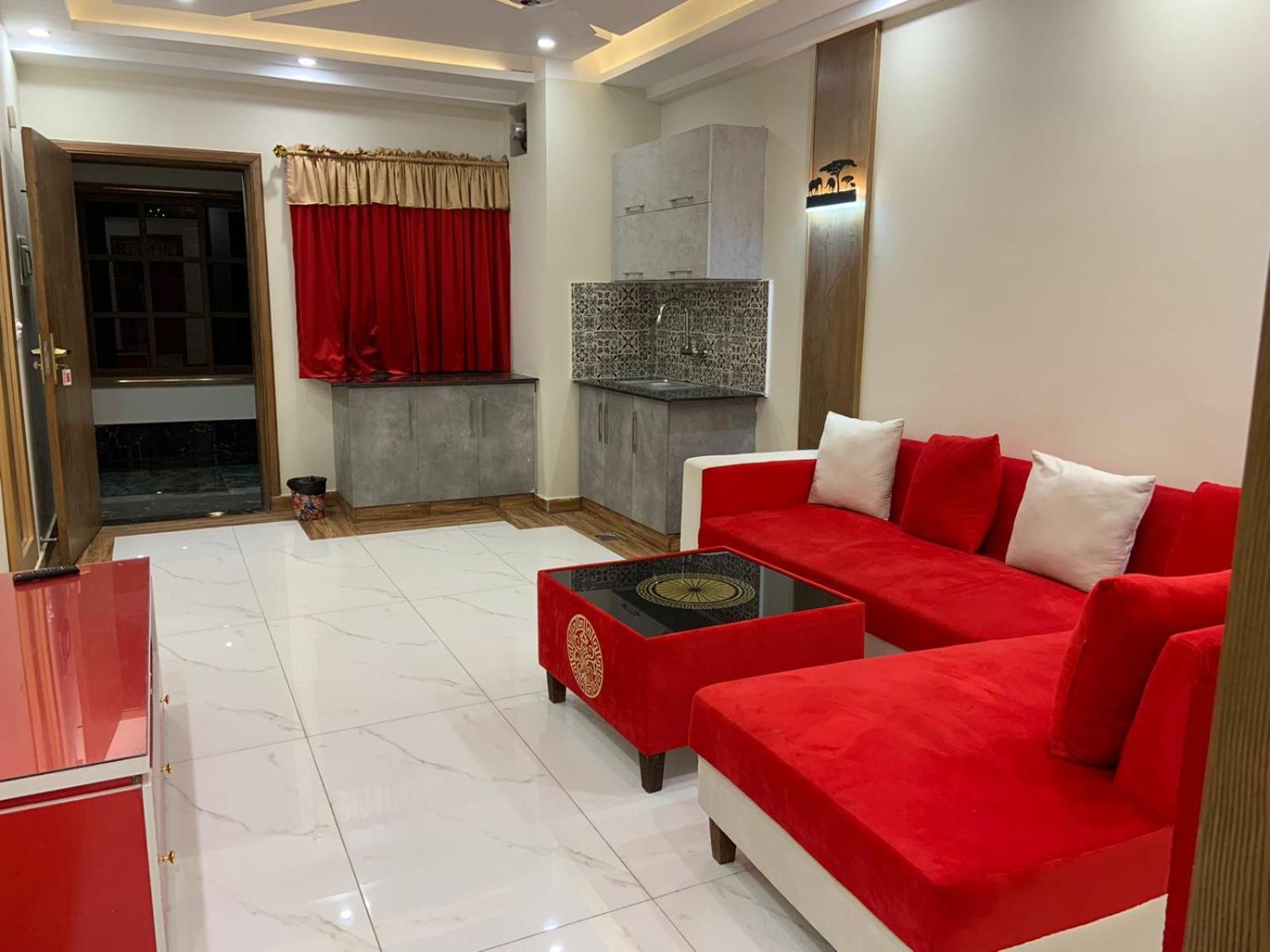 Royal Galaxy Hotel & Residence - Near Islamabad International Airport & Motorway Dış mekan fotoğraf