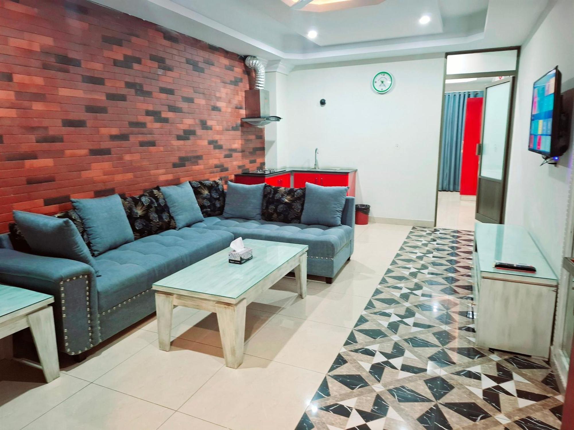 Royal Galaxy Hotel & Residence - Near Islamabad International Airport & Motorway Dış mekan fotoğraf
