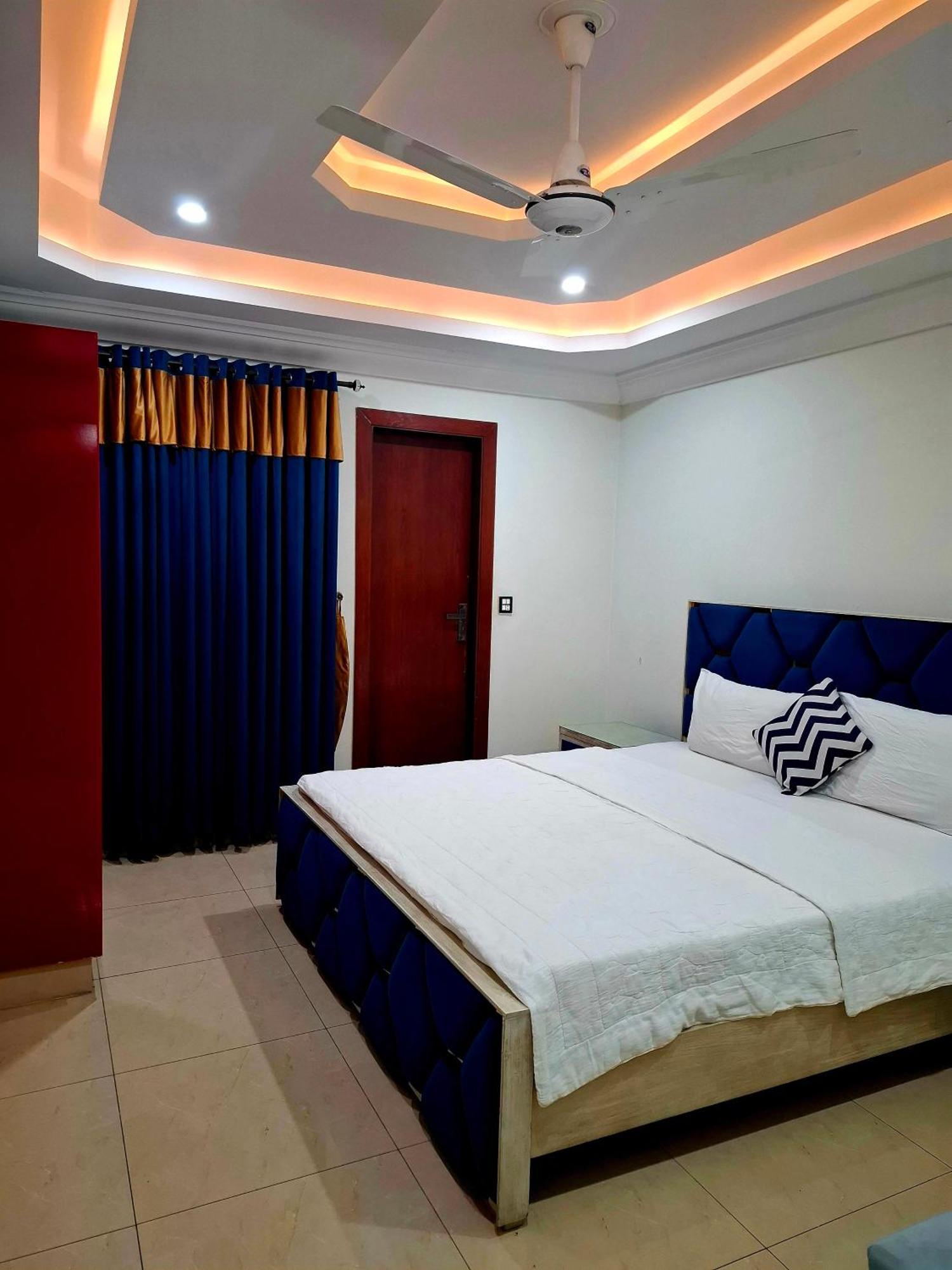 Royal Galaxy Hotel & Residence - Near Islamabad International Airport & Motorway Dış mekan fotoğraf